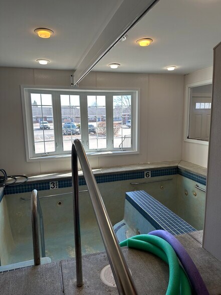 More Photos Of 40 S River Rd, Bedford Medical For Sale