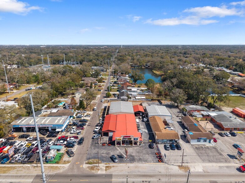 More Photos Of 7941 N Armenia Ave, Tampa Freestanding For Lease