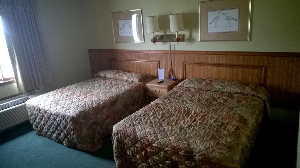 More Photos Of 625 Dodge St, Mineral Point Hotel For Sale