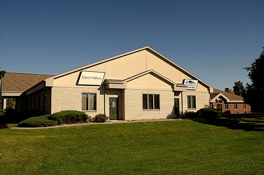 More Photos Of 5793 W Grande Market Dr, Appleton Unknown For Lease