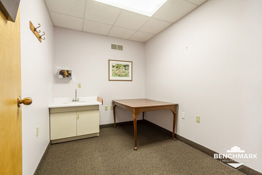 More Photos Of 199 Parrish St, Canandaigua Medical For Sale