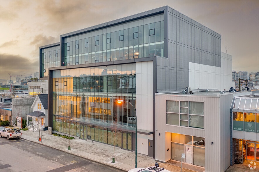 More Photos Of 63 6 Th Av W, Vancouver Medical For Sale