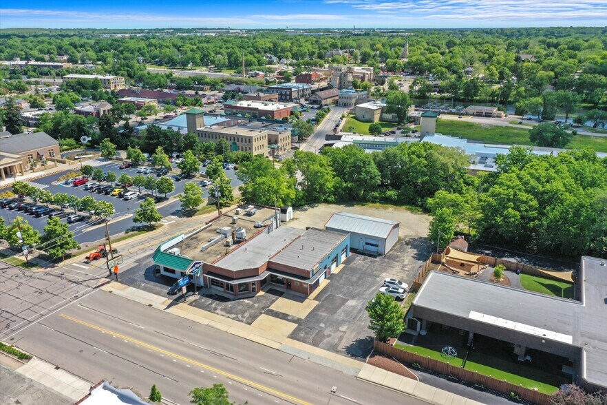 More Photos Of 108 S Batavia Ave, Batavia Auto Repair For Sale