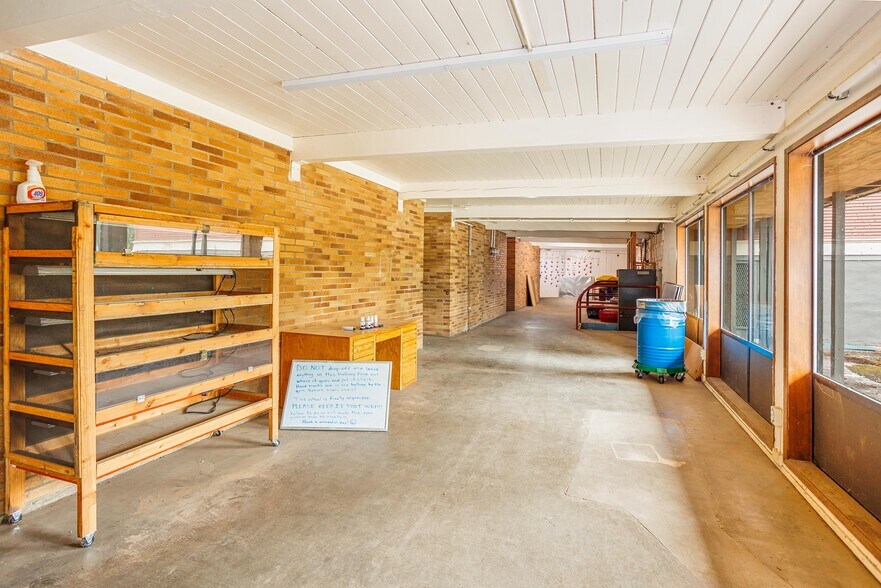 More Photos Of 41515 SE Thomas Rd, Sandy Schools For Lease