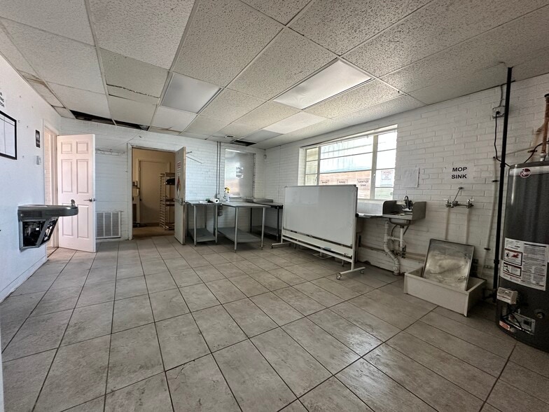 More Photos Of 5095 Colorado Blvd, Denver Warehouse For Lease
