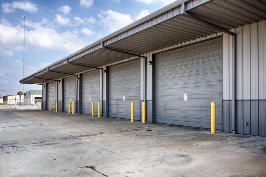 More Photos Of 310 Dan Tibbs Rd NW, Huntsville Warehouse For Lease