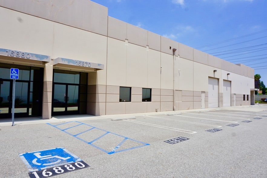 More Photos Of 16882 S Main St, Gardena Warehouse For Lease