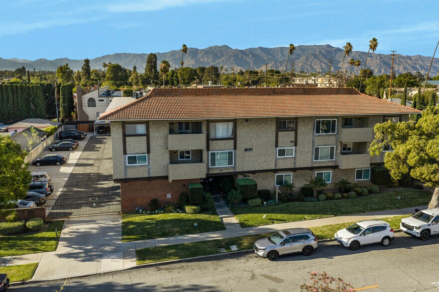 More Photos Of 2101 Vine St, Alhambra Apartments For Sale