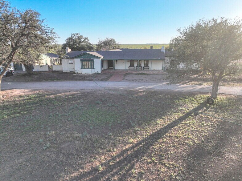 More Photos Of 2070 SW Loop 338, Odessa Specialty For Lease