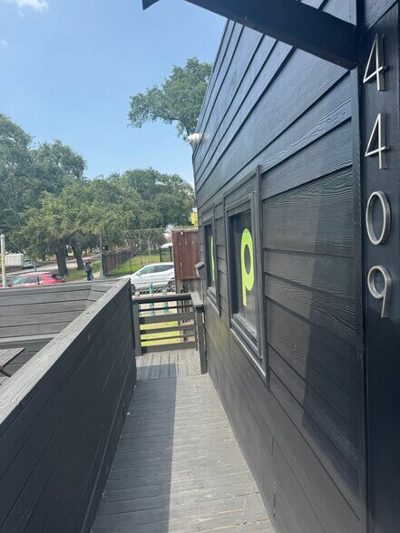 More Photos Of 4409 Almeda Rd, Houston Office For Lease