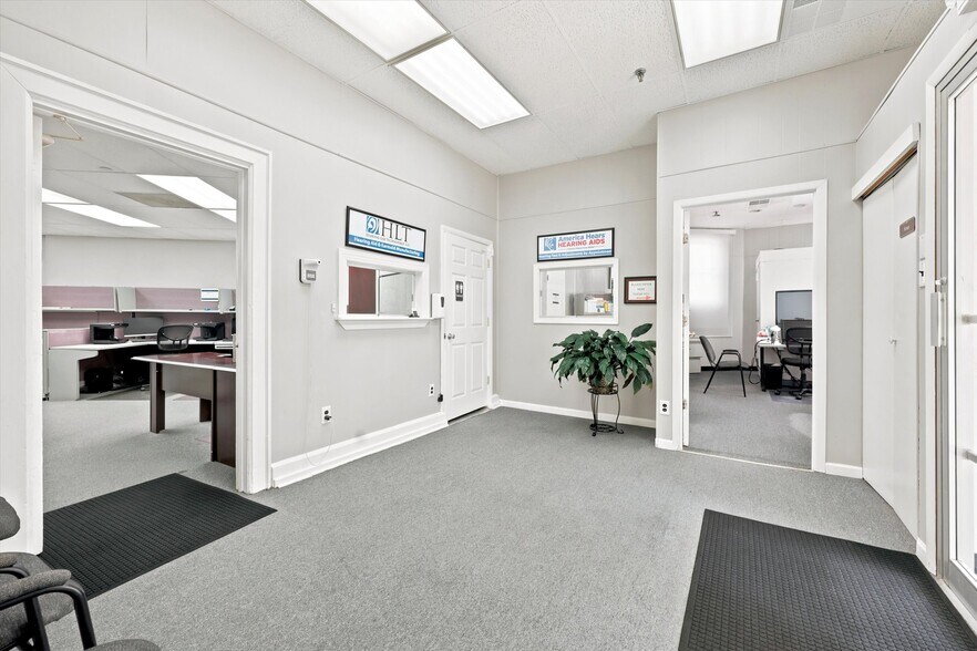 More Photos Of 806 Beaver St, Bristol Office For Sale