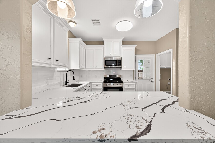More Photos Of 14134 Packard St, Houston Specialty For Sale