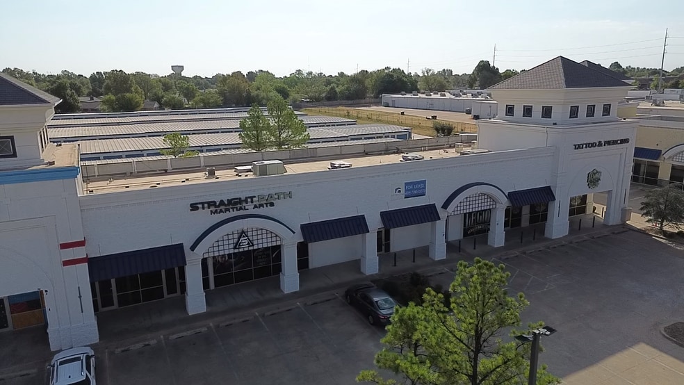More Photos Of 1444-1468 N Kelly Dr, Edmond Storefront Retail Office For Sale