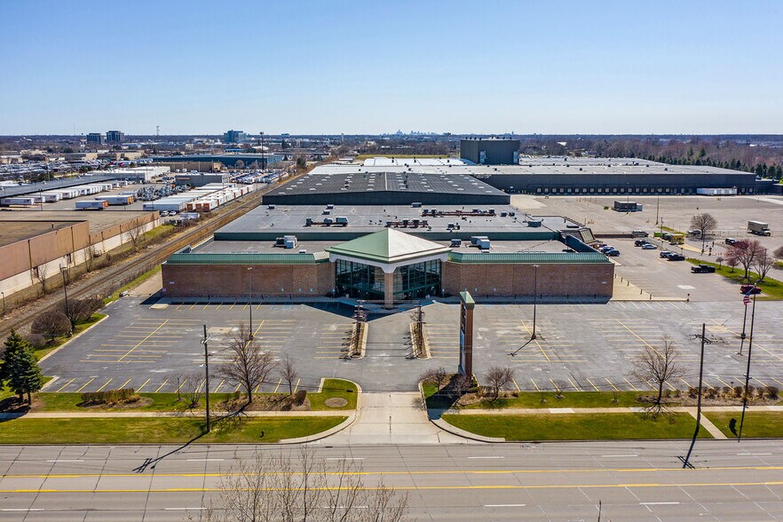 More Photos Of 6500 14 Mile Rd, Warren Warehouse For Lease