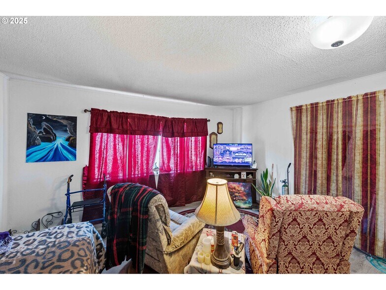 More Photos Of 1900 Monroe St, North Bend Apartments For Sale