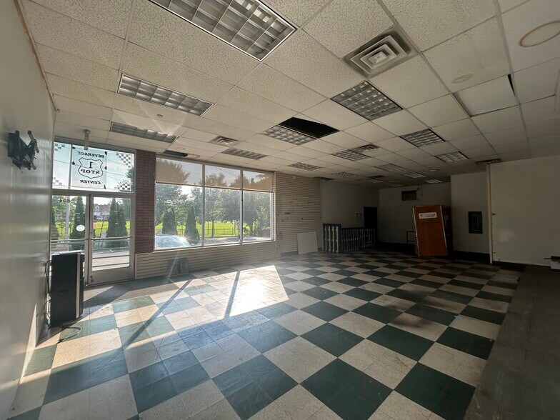 More Photos Of 800-808 E Boston Post Rd, Mamaroneck Storefront For Lease