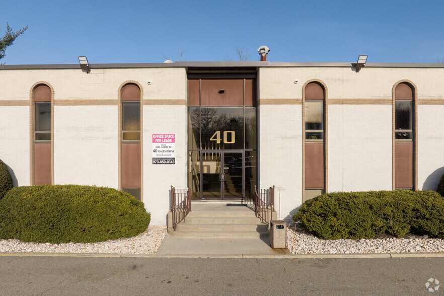 More Photos Of 40 Galesi Dr, Wayne Office For Lease