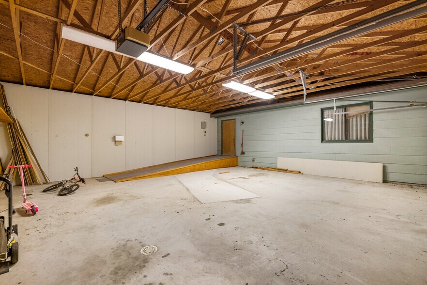 More Photos Of 106 Shadybrook Dr, Cheney Office For Sale