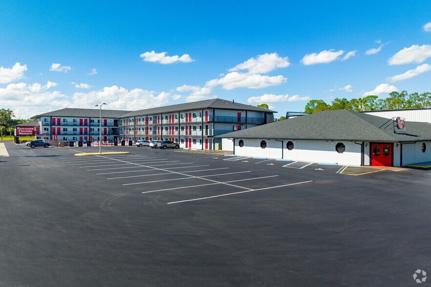 More Photos Of 4736 W Irlo Bronson Memorial Hwy, Kissimmee Hotel For Lease