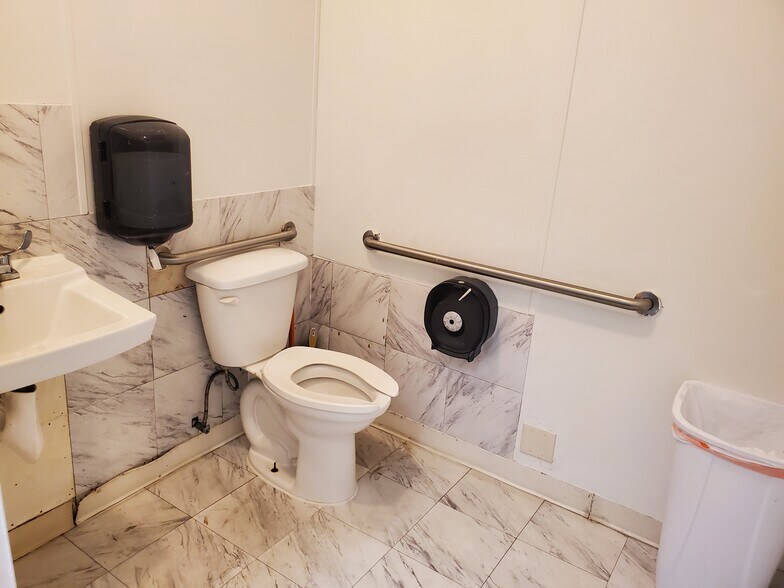 More Photos Of 520 NW 5th St, Hallandale Beach Schools For Sale