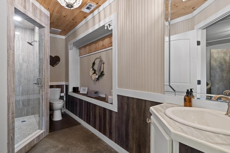 More Photos Of 1020 Thomas Rd, Benton Multifamily For Sale