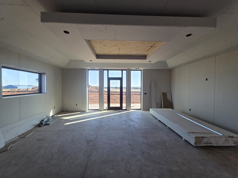 More Photos Of 13530 Pine St, Edmond Flex For Lease