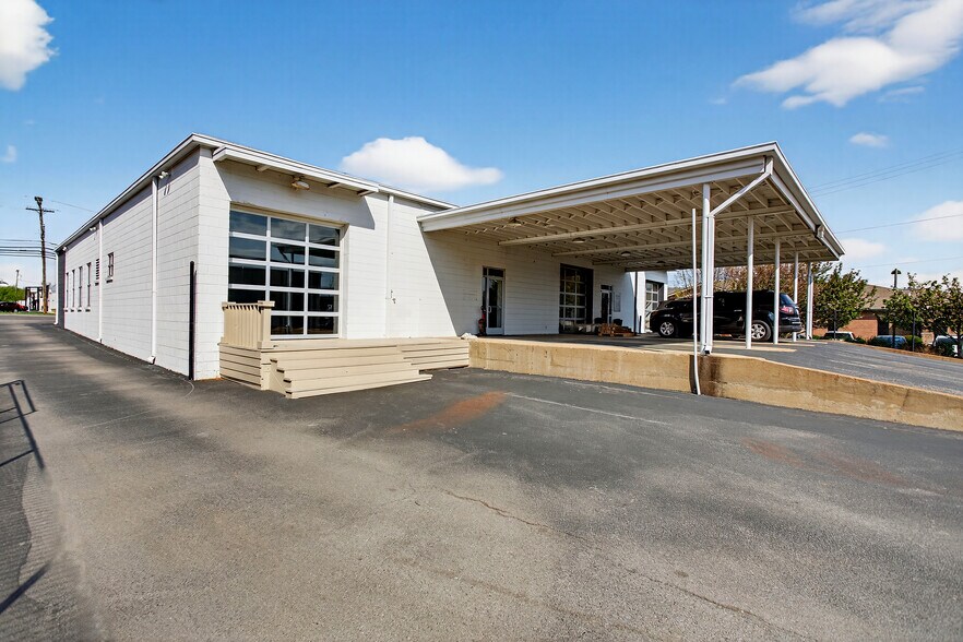 More Photos Of 2910-2912 Sidco Dr, Nashville Office For Sale