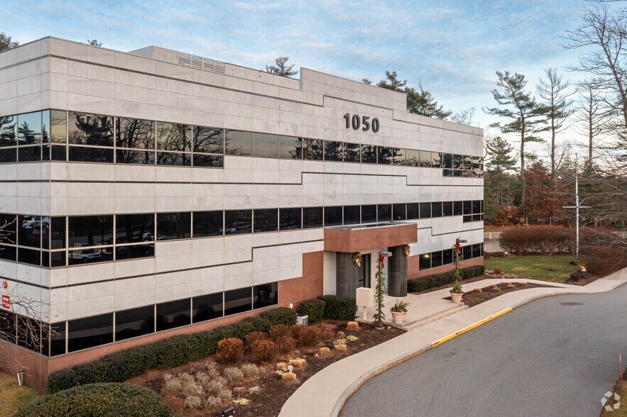 More Photos Of 1050 Hingham St, Rockland Office For Lease