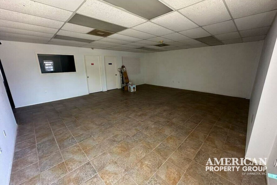 More Photos Of 4535-4557 Northgate Ct, Sarasota Flex For Sale