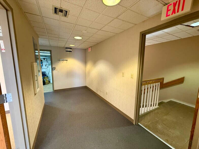 More Photos Of 321 S Blanchard St, Findlay Office For Sale