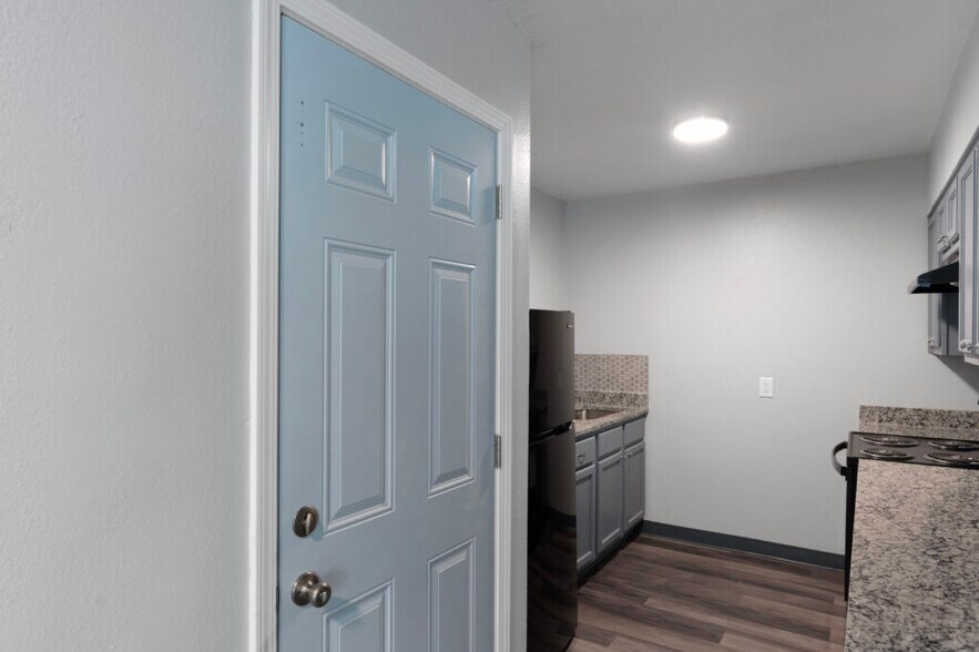 More Photos Of 1283 E Raines Rd, Memphis Apartments For Sale