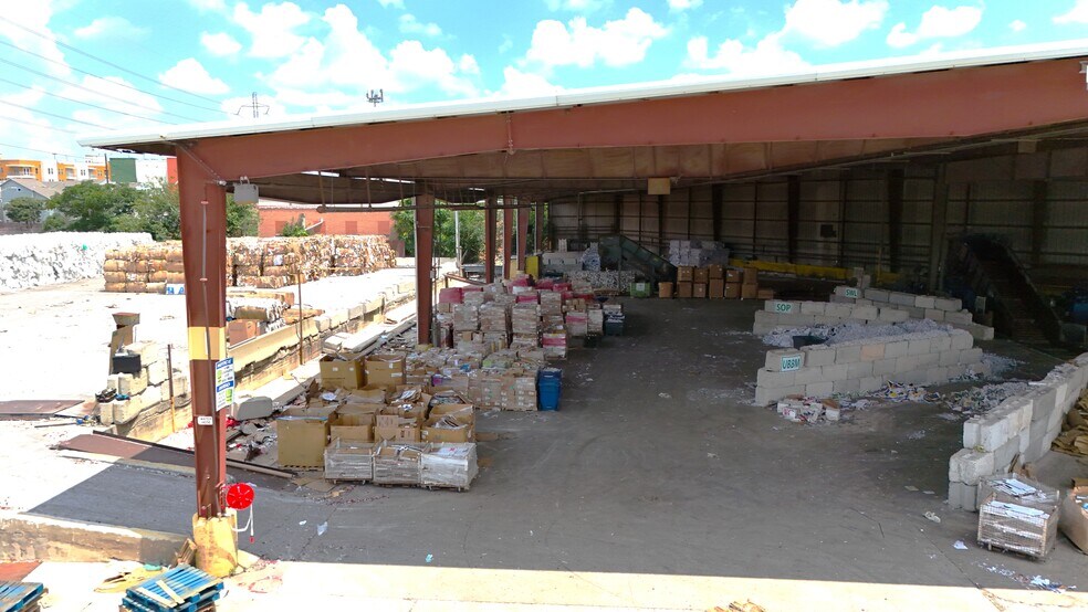 More Photos Of 400 Probandt St, San Antonio Manufacturing For Lease