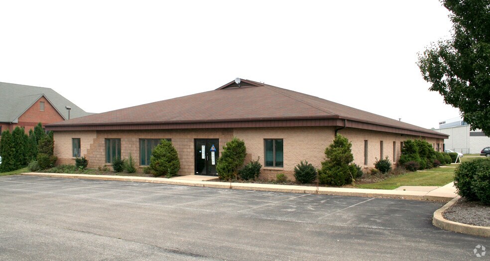 More Photos Of 221 Rohrerstown Rd, Lancaster Office Residential For Lease