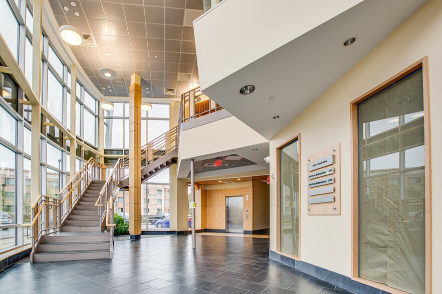 More Photos Of 525 Corporate Dr, Stafford Office For Lease