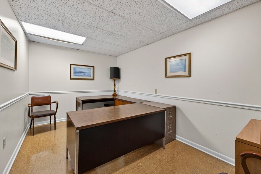 More Photos Of 314 N Braddock St, Winchester Office For Sale