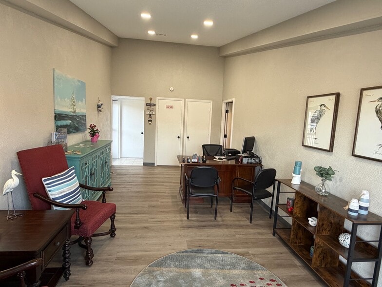 More Photos Of 10603 US Highway 59, Grove Self Storage For Sale