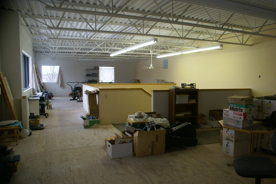 More Photos Of 13743 NE Aberdeen St, Ham Lake Warehouse For Lease