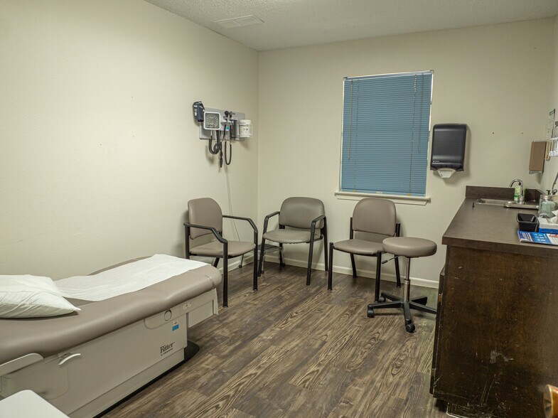 More Photos Of 2306 Ridge Rd, Rockwall Medical For Sale