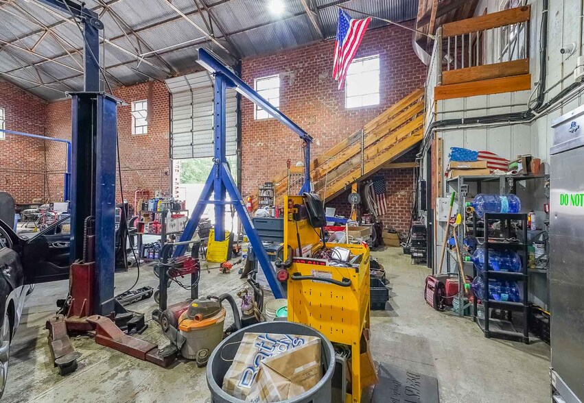 More Photos Of 250 Cleveland St, Locust Grove Industrial For Sale