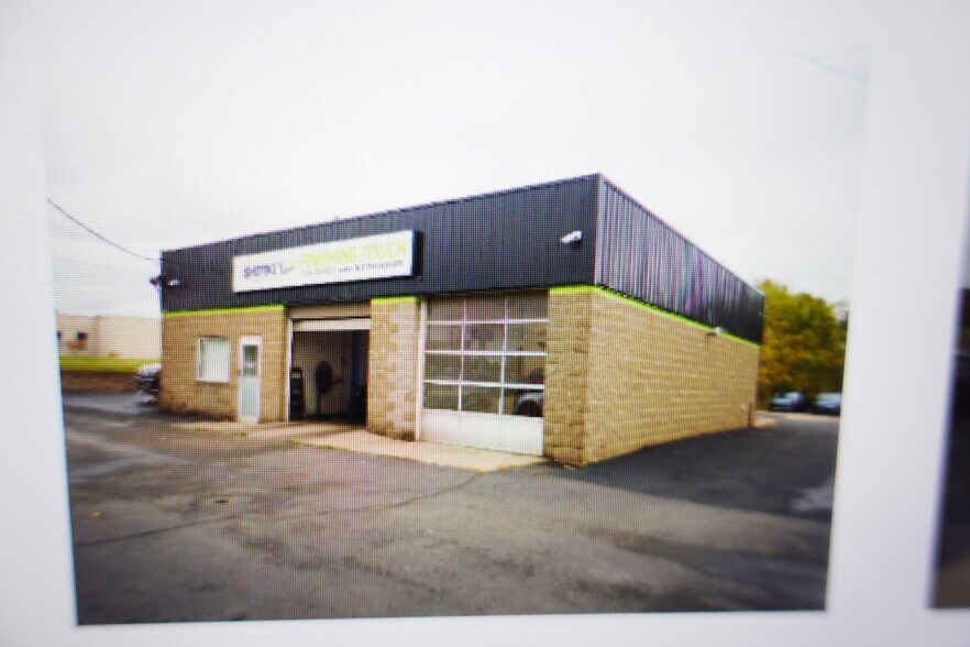Primary Photo Of 10400 Perry Hwy, Wexford Auto Repair For Lease