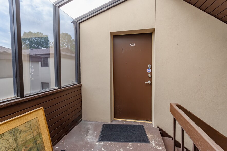 More Photos Of 2024 Arkansas Valley Dr, Little Rock Office For Sale