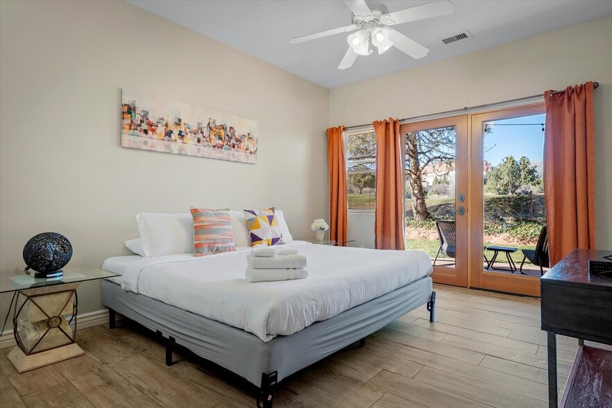 More Photos Of 10 Rojo Dr, Sedona Hotel For Sale