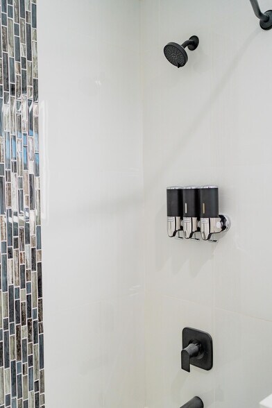 More Photos Of 1107 N Broadway, Santa Maria Hotel For Sale