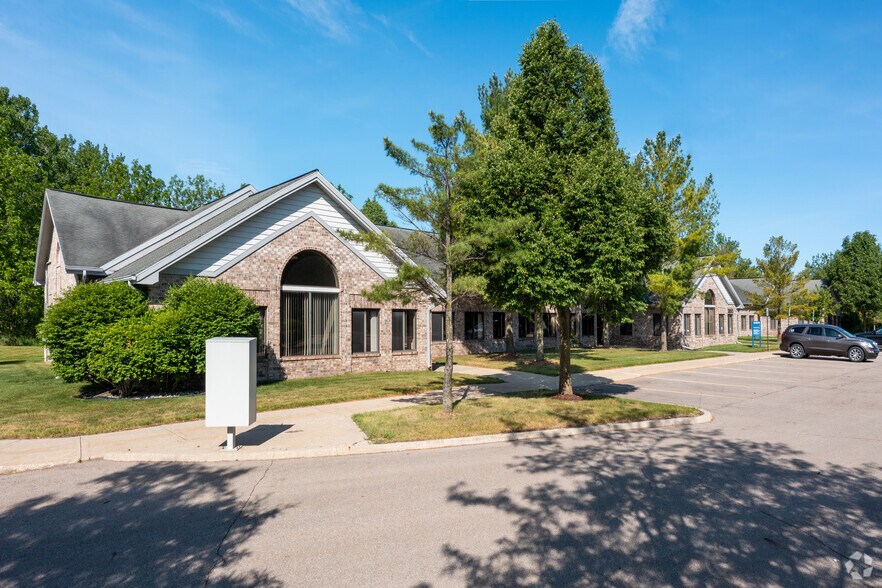 More Photos Of 3893 Okemos Rd, Okemos Medical For Lease
