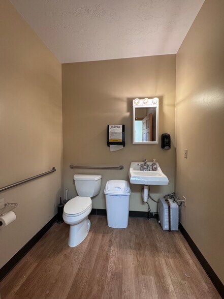 More Photos Of 757 Graham Rd, Cuyahoga Falls Medical For Lease