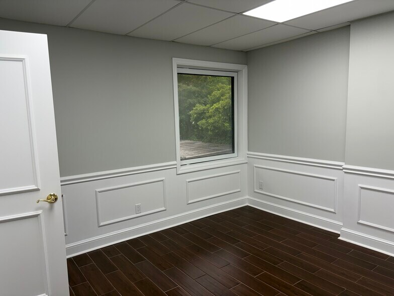 More Photos Of 3601 SE Ocean Blvd, Stuart Office For Lease