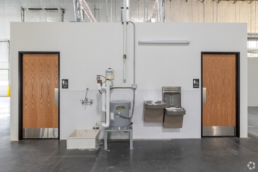 More Photos Of 20600 E 35th Dr, Aurora Industrial For Lease