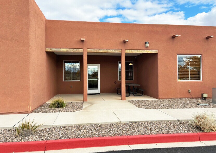 More Photos Of 7585 Enchanted Hills Blvd NE, Rio Rancho Office For Sale