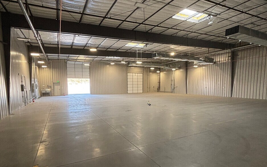 More Photos Of 1710 E Robin Ln, Phoenix Warehouse For Sale