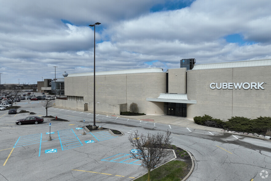 Primary Photo Of 1995 Southlake Mall, Merrillville Department Store For Lease